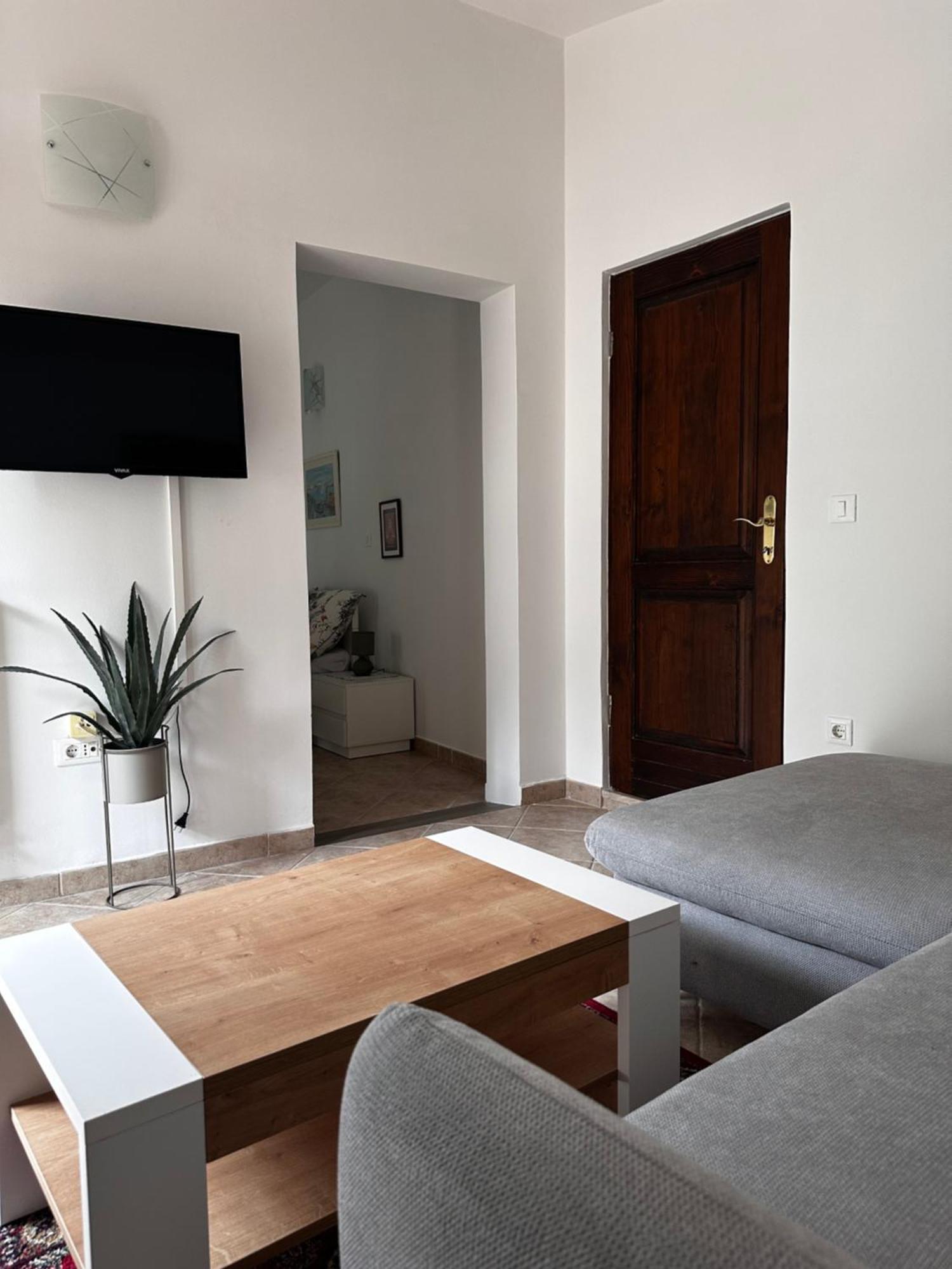 Apartments Vesna Funtana Bagian luar foto