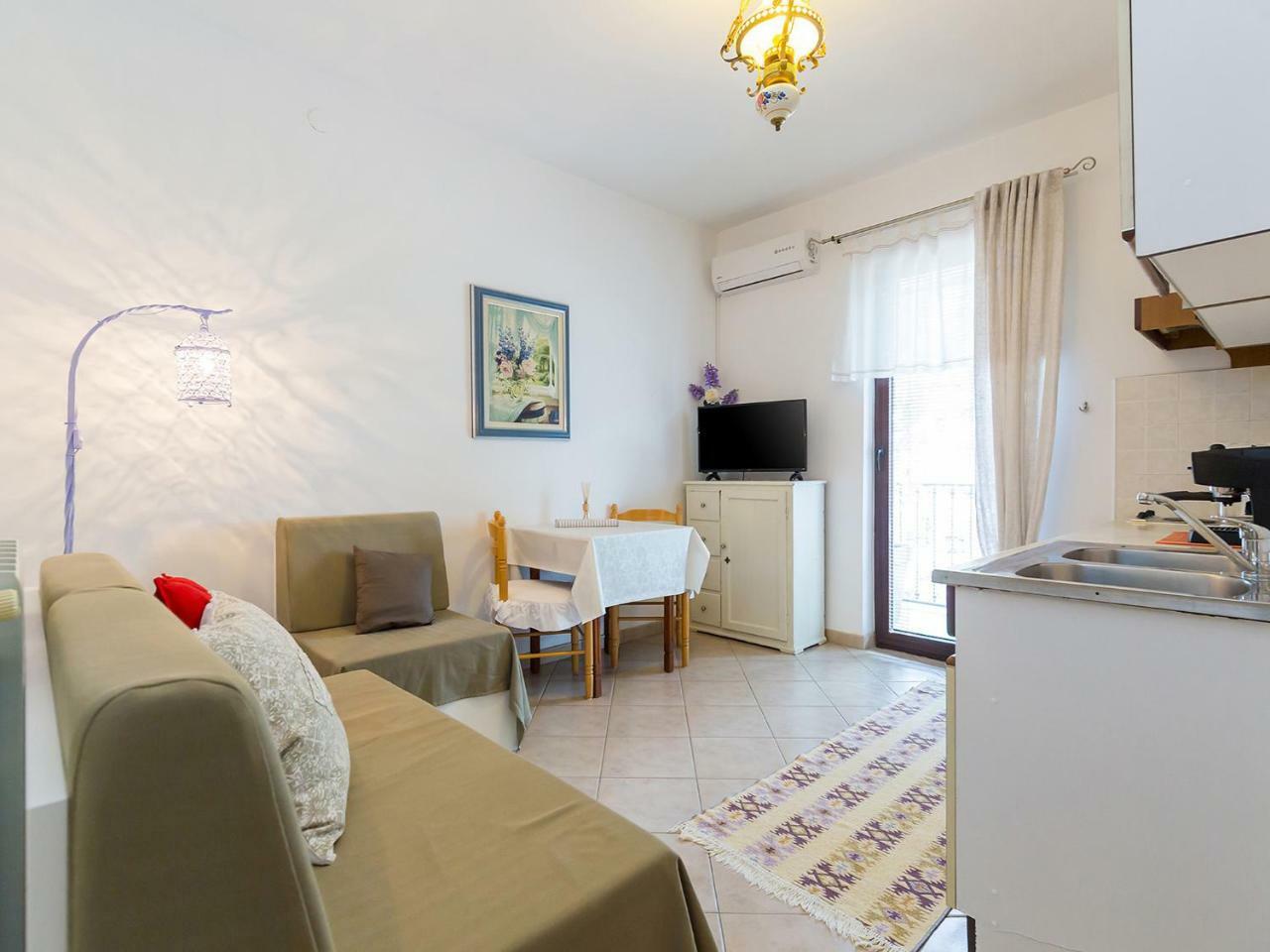 Apartments Vesna Funtana Bagian luar foto