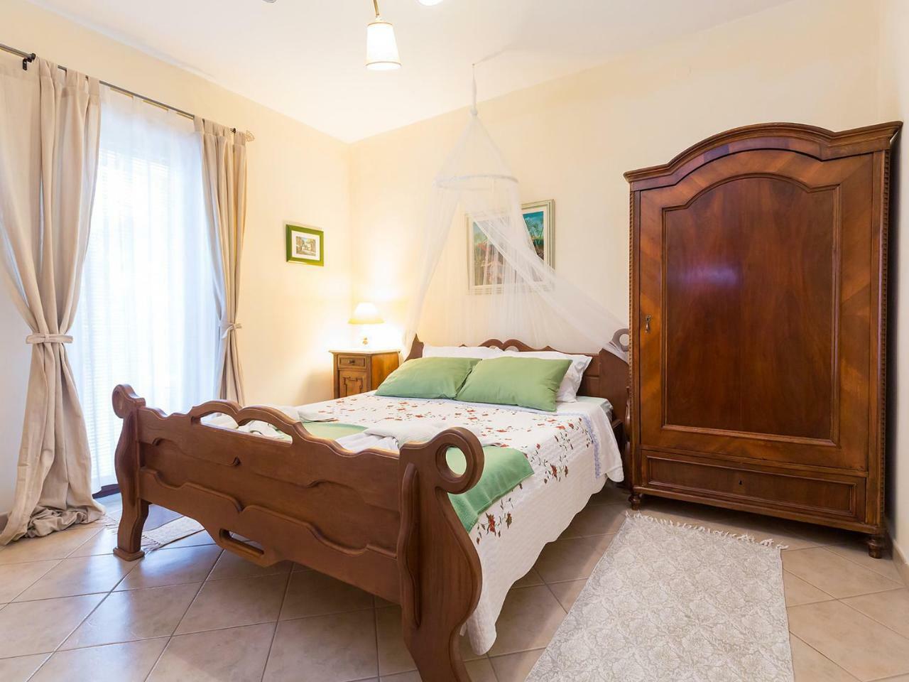Apartments Vesna Funtana Bagian luar foto