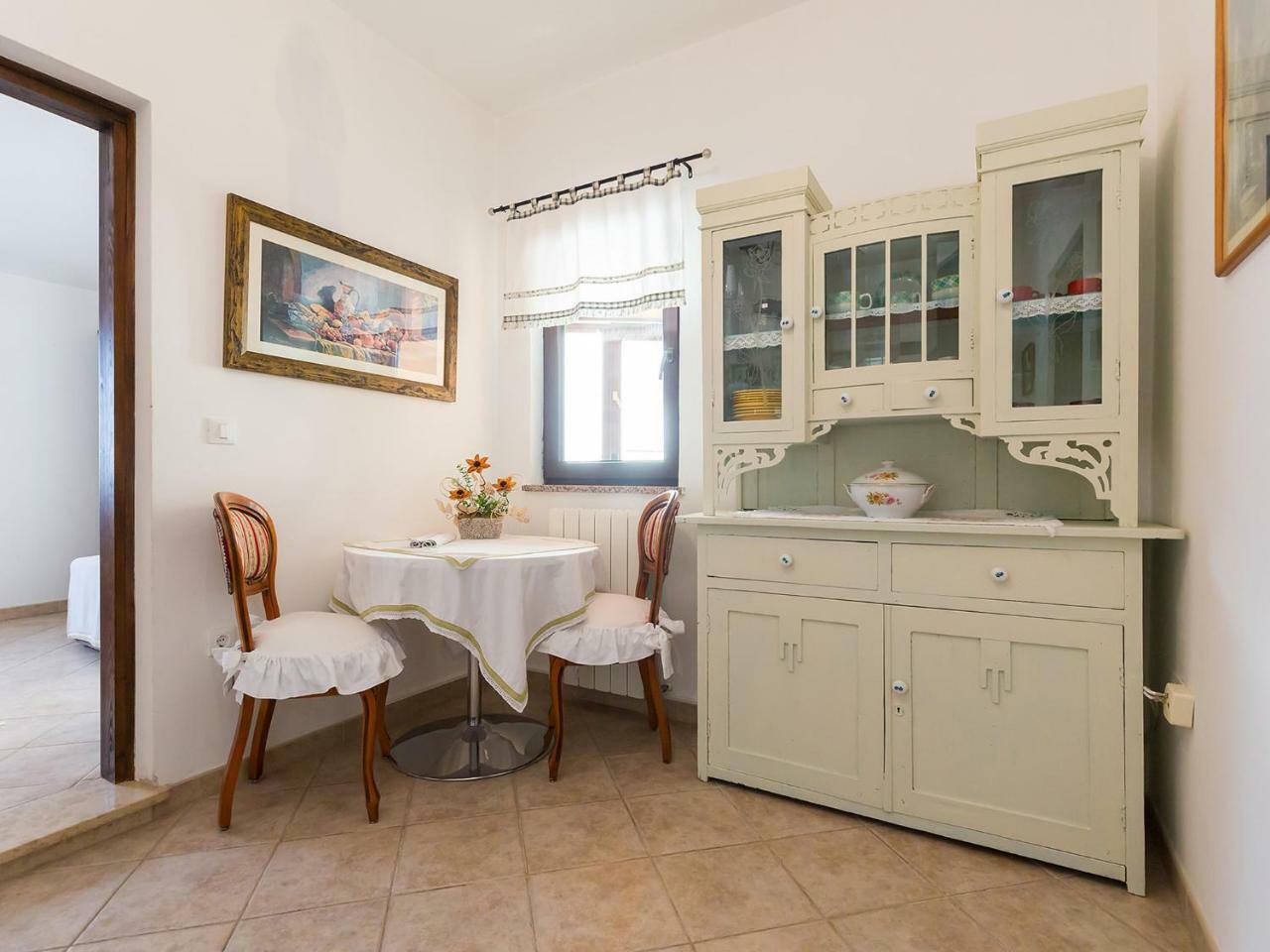 Apartments Vesna Funtana Bagian luar foto