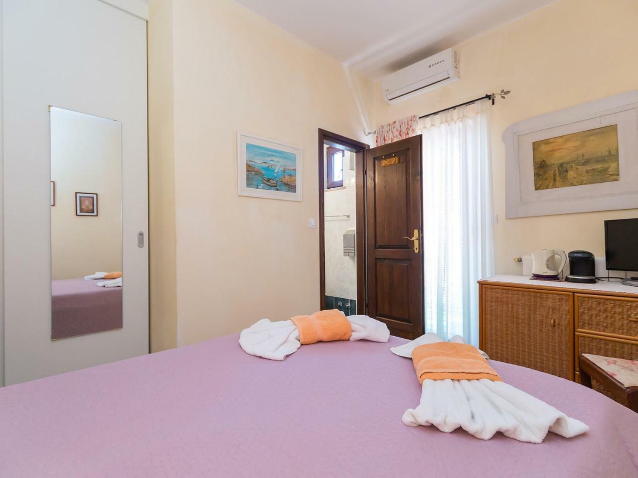 Apartments Vesna Funtana Bagian luar foto