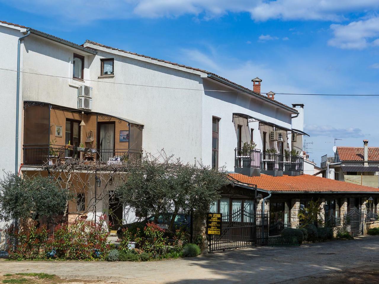 Apartments Vesna Funtana Bagian luar foto